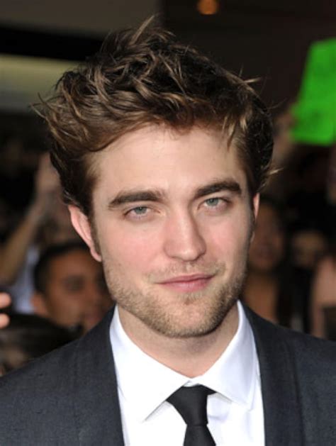 Robert Pattinson .